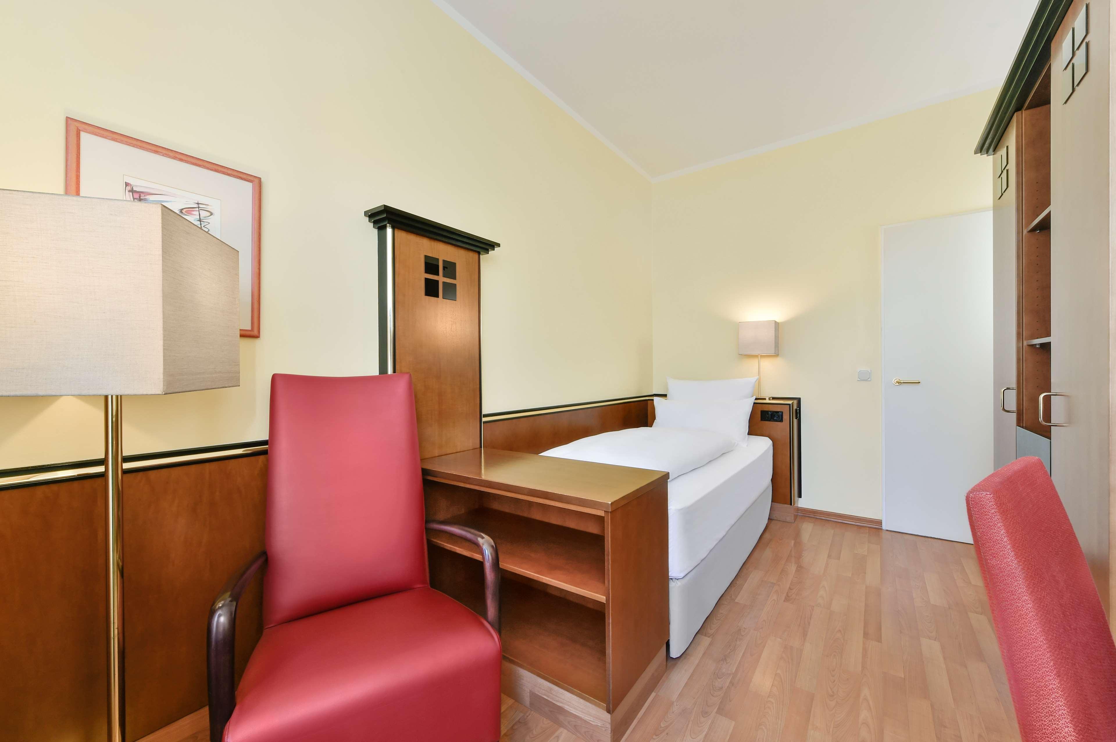Nh Süd Hotel 3*